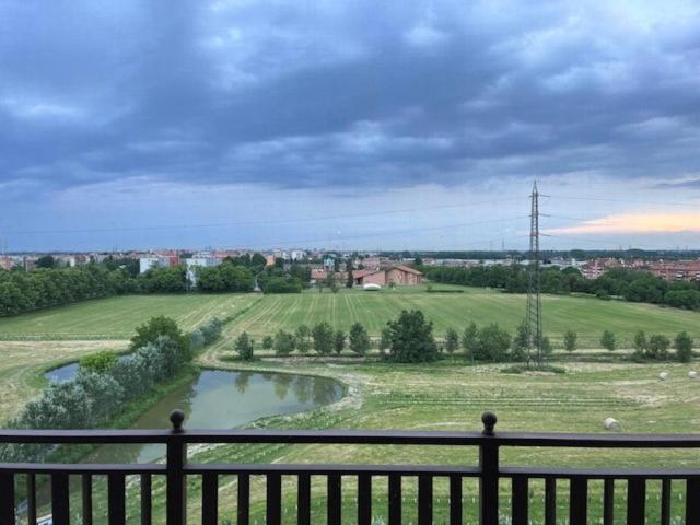 Отель Beslan360 Сан-Джулиано-Миланезе Экстерьер фото
